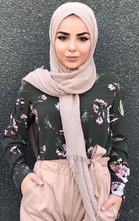 Ini Dia Tips Memilih Bahan Hijab Sesuai Bentuk Wajah  Agar 