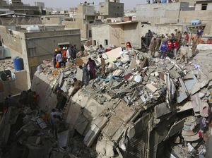 11 Orang Tewas Akibat Bangunan Ambruk di Pakistan