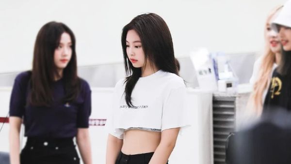 10 Gaya Jennie Blackpink Pakai Tas Chanel, Ada yang Harganya Ratusan Juta