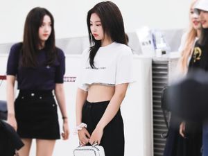 10 Gaya Jennie Blackpink Pakai Tas Chanel, Ada yang Harganya Ratusan Juta