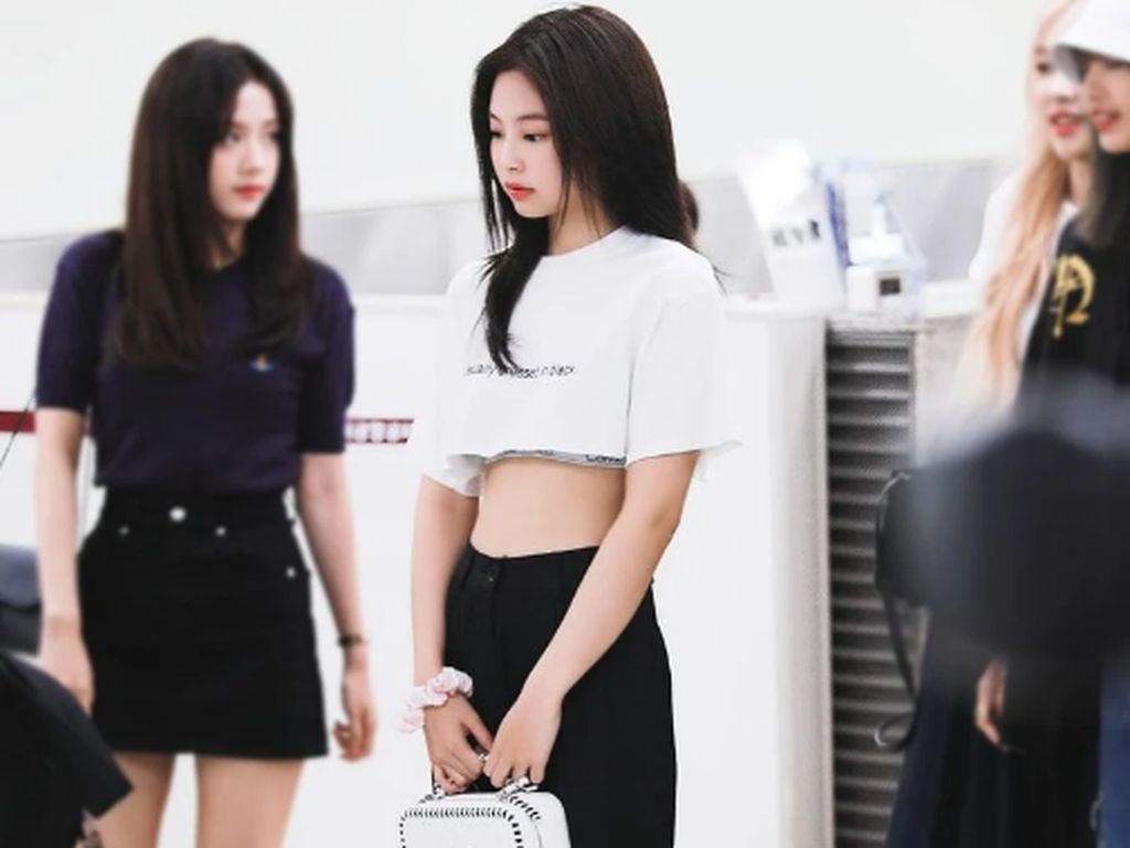10 Gaya Jennie Blackpink Pakai Tas Chanel, Ada yang Harganya Ratusan Juta 10 Gaya Jennie Blackpink Pakai Tas Chanel, Ada yang Harganya Ratusan Juta