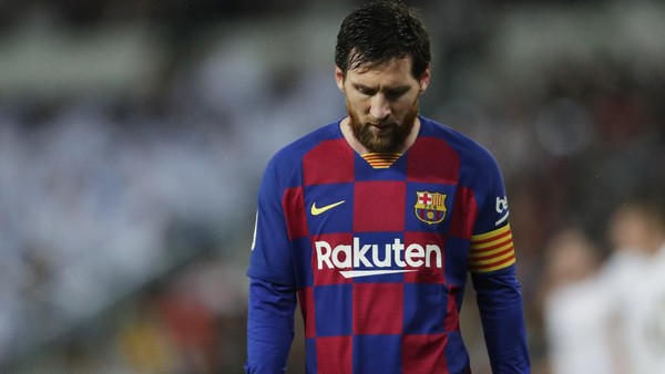 Barcelonas Lionel Messi reacts during the Spanish La Liga soccer match between Real Madrid and Barcelona at the Santiago Bernabeu stadium in Madrid, Spain, Sunday, March 1, 2020. (AP Photo/Manu Fernandez)