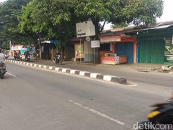 Sempat Menumpuk, Sampah di Tengah Jalan Kota Tangerang Sudah Diangkut