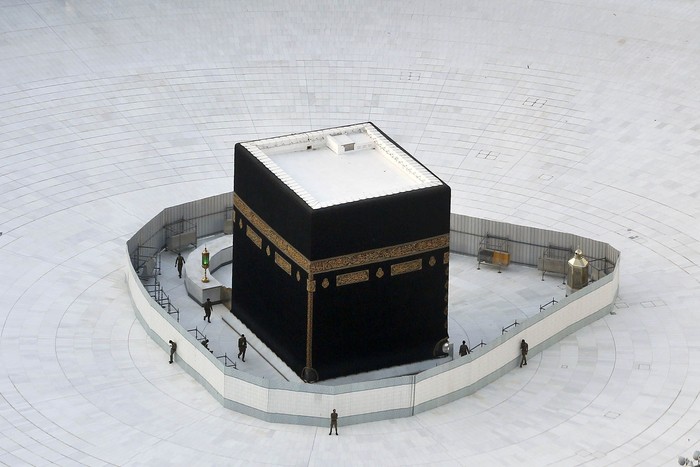 Pemerintah Arab Saudi kembali membuka pelataran tawaf Masjidil Haram. Namun, pembukaan pelataran tawaf ini bukan untuk jemaah umrah. Melainkan hanya untuk tawaf-tawaf sunah.