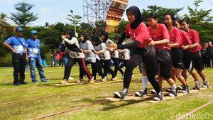 Serunya Lomba Olahraga Tradisional di Ciamis