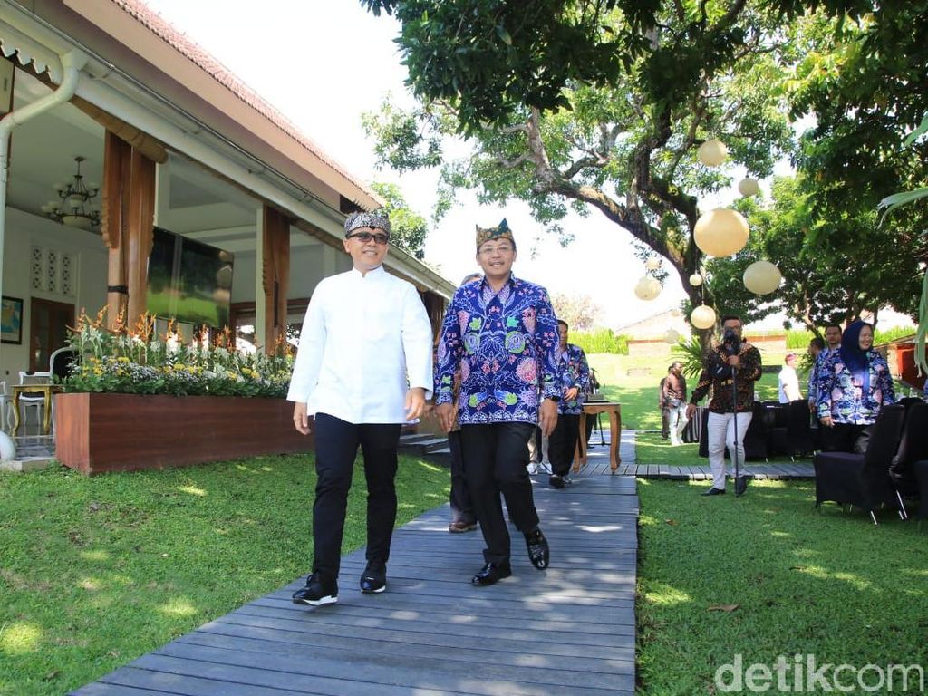 Wali Kota Malang dan Bupati Anas Berbagi Tips Pengembangan Daerah Wali Kota Malang dan Bupati Anas Berbagi Tips Pengembangan Daerah