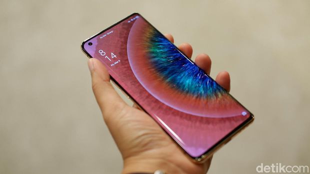 OPPO Find X2 punya refresh rate 120 Hz.