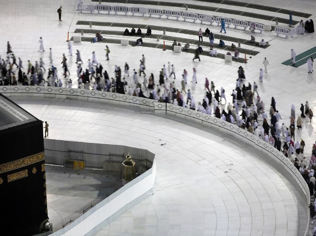 Video Area Tawaf Kabah yang Akhirnya Dibuka Lagi Video Area Tawaf Kabah yang Akhirnya Dibuka Lagi