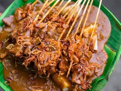 Lamak Bana! 5 Sate Padang yang Terkenal Enak di Jakarta