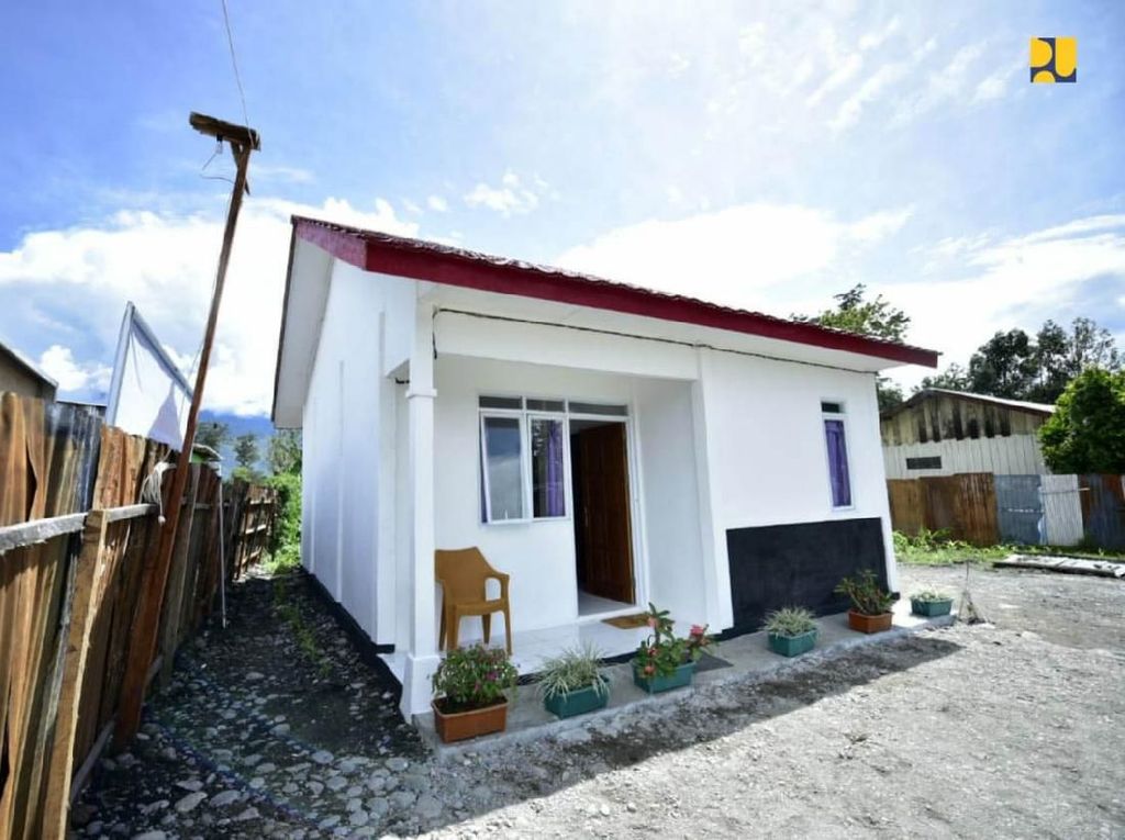 Menengok Rumah untuk Warga Korban Kerusuhan Wamena Menengok Rumah untuk Warga Korban Kerusuhan Wamena