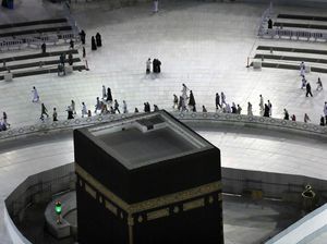 Masjidil Haram dan Masjid Nabawi Dilengkapi Bilik Disinfektan Masjidil Haram dan Masjid Nabawi Dilengkapi Bilik Disinfektan