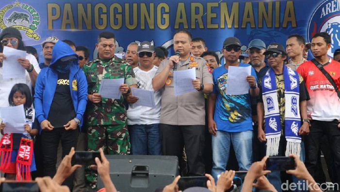 Deklarasi damai jelang laga Arema vs Persib di Stadion Kanjuruhan, Kepanjen, Kabupaten Malang