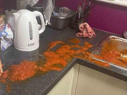 Iyuh, Jorok! Ini Penampakan Dapur Asrama Kampus yang Dihuni 12 Mahasiswa