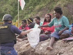Mahfud Md Tegaskan Negara Tak Mungkin Tarik TNI-Polri dari Papua