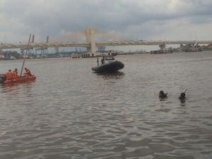 Terpeleset Saat Mandi, Noval Hilang di Sungai Musi