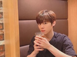 Album Debut Solo Kim Woo Seok eks X1 Dirilis 25 Mei