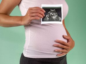 Koma Karena Corona, Bangun-bangun Wanita Ini Sudah Lahirkan Anak Kembar Koma Karena Corona, Bangun-bangun Wanita Ini Sudah Lahirkan Anak Kembar