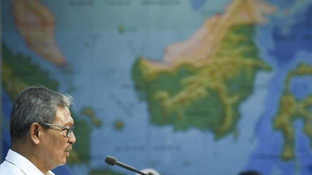 Sekretaris Direktorat Jenderal Pencegahan dan Pengendalian Penyakit Kemenkes Achmad Yurianto yang juga juru bicara pemerintah untuk penanganan virus Corona memberikan keterangan pers di Kantor Presiden, Jakarta, Jumat (6/3/2020). Dalam keterangan persnya Achmad Yurianto menyampaikan sebanyak empat orang dinyatakan suspect virus Corona karena telah melakukan kontak langsung dengan warga Depok yang positif sebelumnya dan mengalami gejala-gejala awal seperti Influenza yang kini tengah diobservasi dan menunggu hasil pasti dari pemeriksan laboratorium. ANTARA FOTO/Hafidz Mubarak A/wsj.
