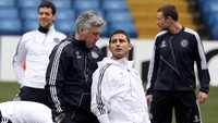 Lalu ada Frank Lampard. Ancelotti begitu mengandalkan Lampard di lini tengah saat melatih Chelsea. Menurutnya, Lampard punya visi permainan dan tendangan jarak jauh mematikan (Getty Images/Phil Cole)