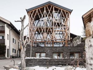 Gudang Peninggalan Abad 18 Disulap Jadi Hunian Modern