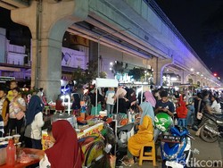 Semrawut PKL di Trotoar Sudirman Kota Palembang