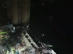 Video: Evakuasi Pasien di Hotel Tempat Karantina Virus Corona yang Ambruk