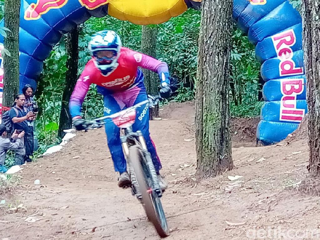 BOB Gelar Balap Sepeda Tingkat Internasional BOB Gelar Balap Sepeda Tingkat Internasional