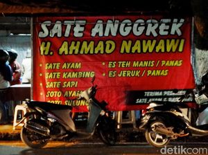 75 Tahun Warung Sate Anggrek H. Ahmad Pertahankan Kelezatan Satenya