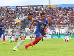 Kabar Persib Sepekan: Puncaki Kelasemen hingga Upaya Pencegahan Corona