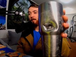 Tembakkan Pistol Saat Live Streaming, Gamer Tenar Dicekal