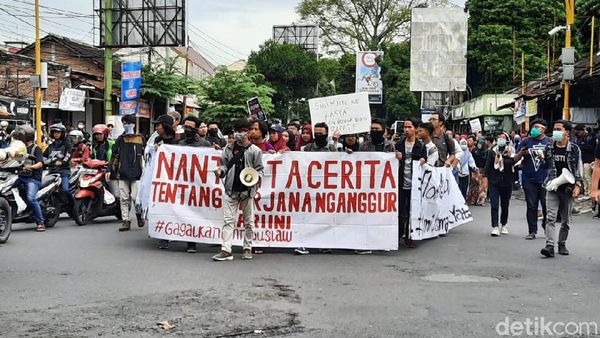 Massa GejayanMemanggilLagi Tolak RUU Cipta Kerja
