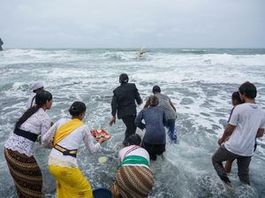 Pesona Alami Pantai Ngobaran Yogyakarta dan Keterangan Lengkapnya