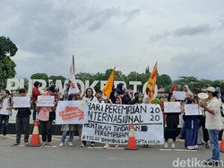 Massa Mahasiswa di Purwokerto Demo Tolak Omnibus Law