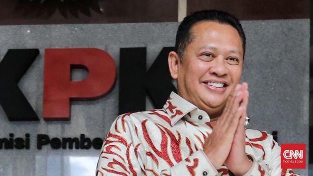 Pimpinan MPR Bambang Soesatyo datang ke Gedung KPK di Kuningan, Jakarta Pusat, bertemu dengan pimpinan KPK Firli Bahuri.  Senin (9/3/2020). Pimpinan MPR yang hadir, yakni Ketua MPR, Bambang Soesatyo didampingi enam wakilnya masing-masing Zulkifli Hasan, Ahmad Basarah, Jazilul Fawaid, Arsul Sani, Hidayat Nur Wahid, dan Fadel Muhammad, melakukan kunjungan balasan terhadap pimpinan KPK waktu lalu ke MPR RI. CNN Indonesia/Andry Novelino