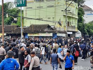 Ada Aksi GejayanMemanggilLagi, Arus Lalin Pertigaan Gejayan Ditutup
