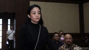 Artis Aima Mawaddah Bersaksi di Sidang Wawan