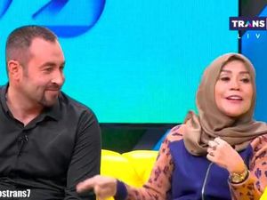 Dulu Dapat KDRT, Vicky Prasetyo Harap Sang Bunda Bahagia dengan Pria Turki Dulu Dapat KDRT, Vicky Prasetyo Harap Sang Bunda Bahagia dengan Pria Turki