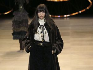 20 Koleksi Busana Terbaru Celine di Paris Fashion Week 2020