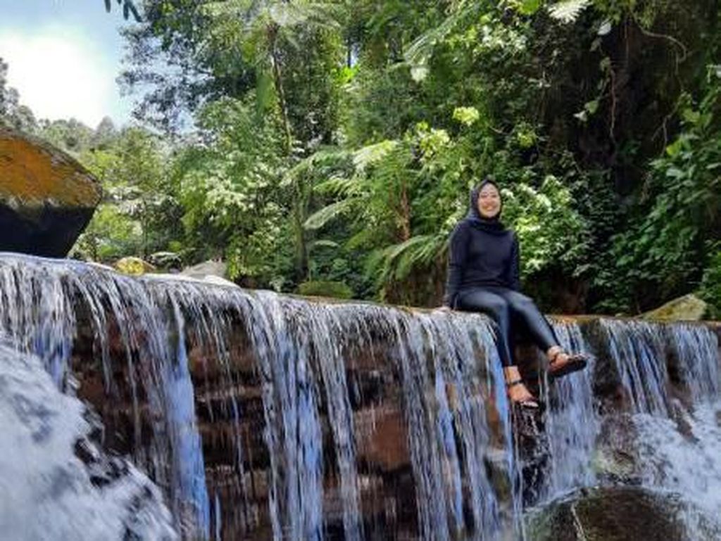 Curug Lembah Tepus yang Eksotis di Bogor Curug Lembah Tepus yang Eksotis di Bogor