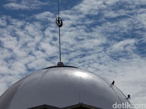 Masjid Kapal Munzalan Bangunannya Unik, Juga Simbol Keberagaman