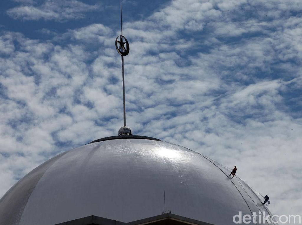 Masjid Kapal Munzalan Bangunannya Unik, Juga Simbol Keberagaman Masjid Kapal Munzalan Bangunannya Unik, Juga Simbol Keberagaman