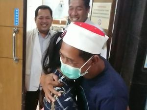 Negatif Corona, Ini Momen TKW yang Diisolasi di Tulungagung Bertemu Suami