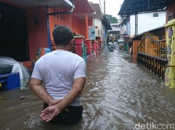 Diguyur Hujan Deras 3 Jam Hujan, Puluhan Rumah di Banyuwangi Kebanjiran