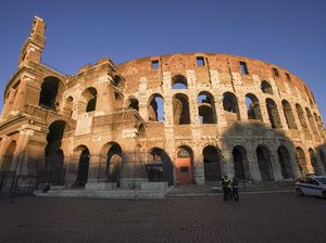 Potret Sunyinya Pusat Keramaian Dunia Akibat Wabah Corona