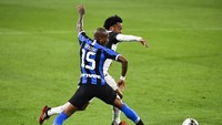 Dalam laga pekan ke-26 itu, kedua tim bermain sama kuat 0-0 sepanjang babak pertama. Namun selepas turun minum, Juventus mencetak angka lewat gol yang dibuat Ramsey dan Dybala. Marco Alpozzi/LaPresse via AP.