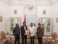 Nurmansjah-Riza Patria Serahkan Persyaratan Cawagub ke Anies