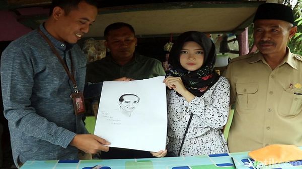 Keren, Febby Gadis Jago Gambar-Putus Sekolah Lukis Jokowi