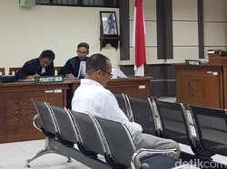 Jadi Perantara Suap Bupati Kudus, Stafsus Divonis 4,5 Tahun Bui