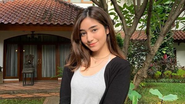 Dannia Salsabilla Pakai Tank Top, Netizen Serukan Damage Ampun Banget