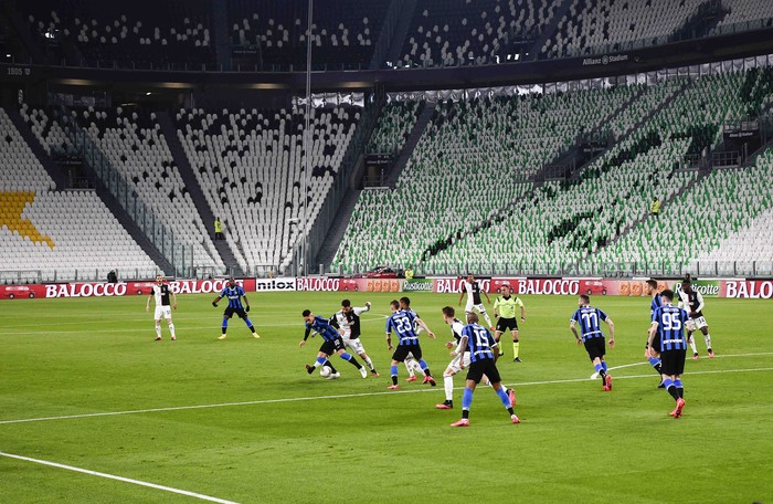 Inter Milan vs Juventus Tanpa Penonton Juventus vs Inter Milan menjalani laga lanjutan Liga Italia di Allianz Stadium, Minggu (2/3/2020) dini hari WIB. Namun laga tersebut dilangsungkan tanpa penonton.